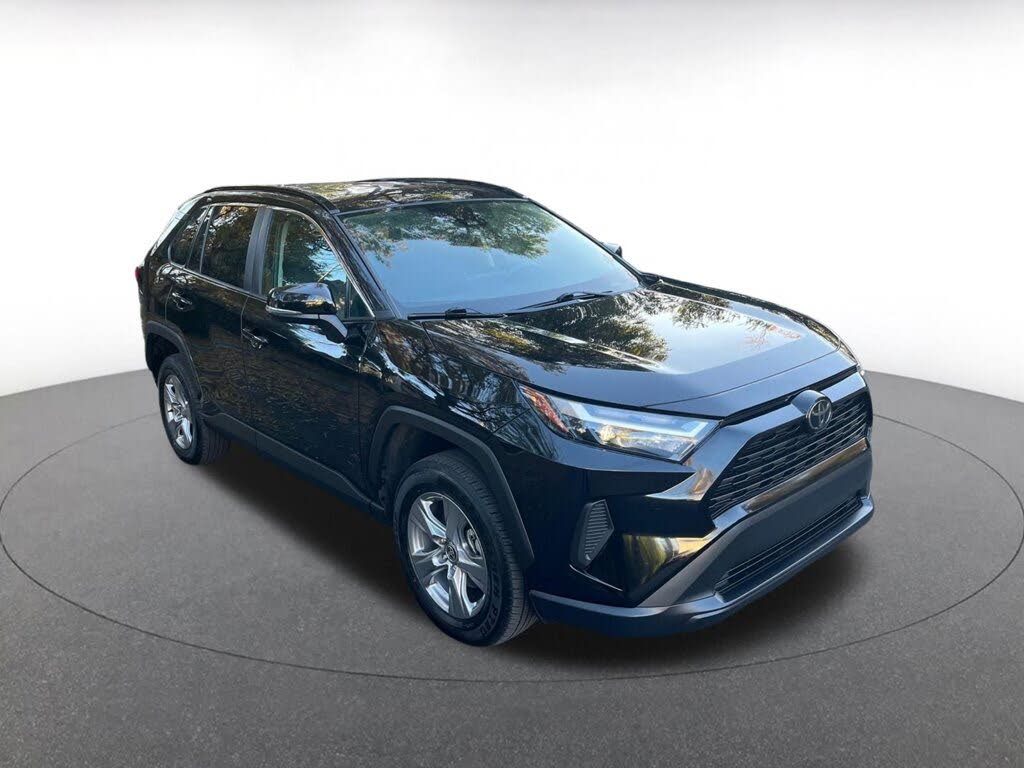 2025 Toyota RAV4 XLE FWD