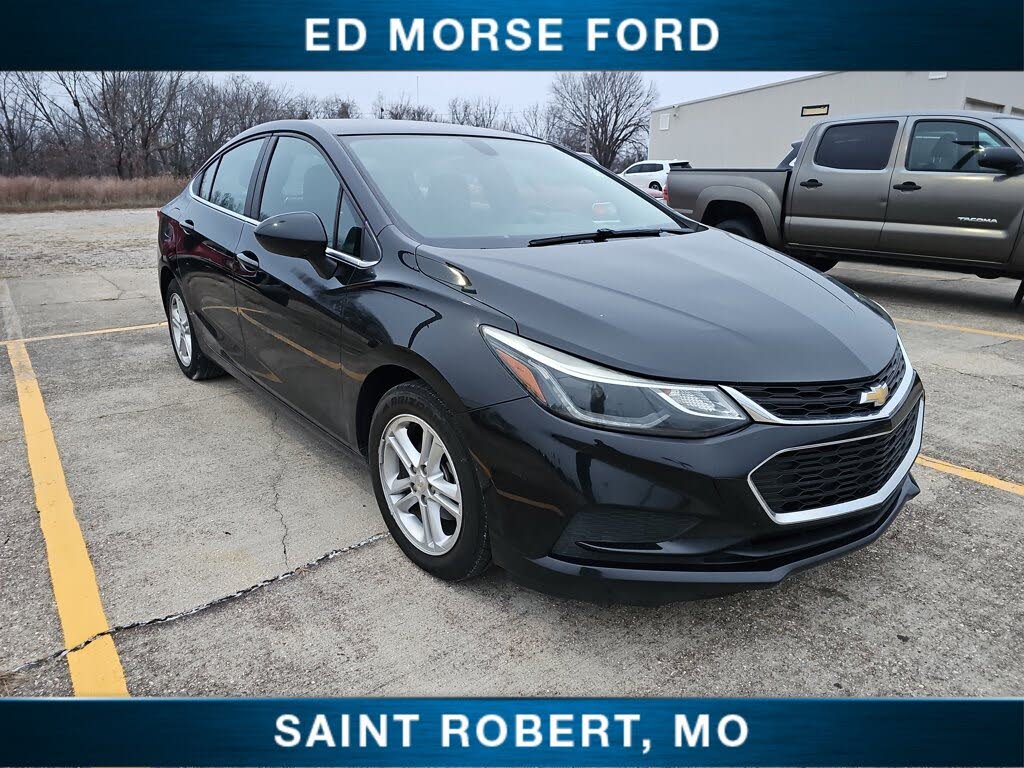 2017 Chevrolet Cruze LT Sedan FWD