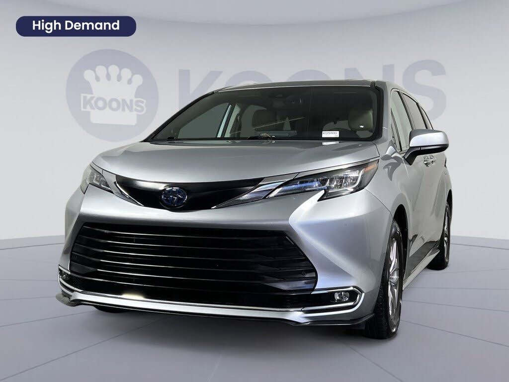 2022 Toyota Sienna XLE 7-Passenger FWD