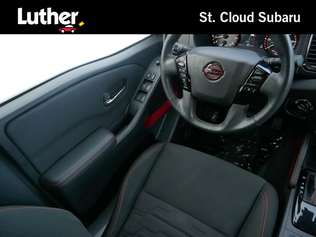 2023 Nissan Frontier PRO-4X Crew Cab 4WD