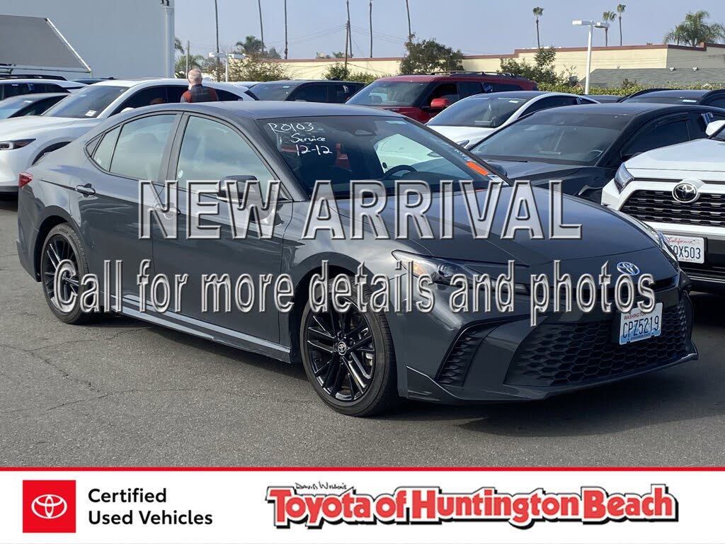2025 Toyota Camry SE FWD