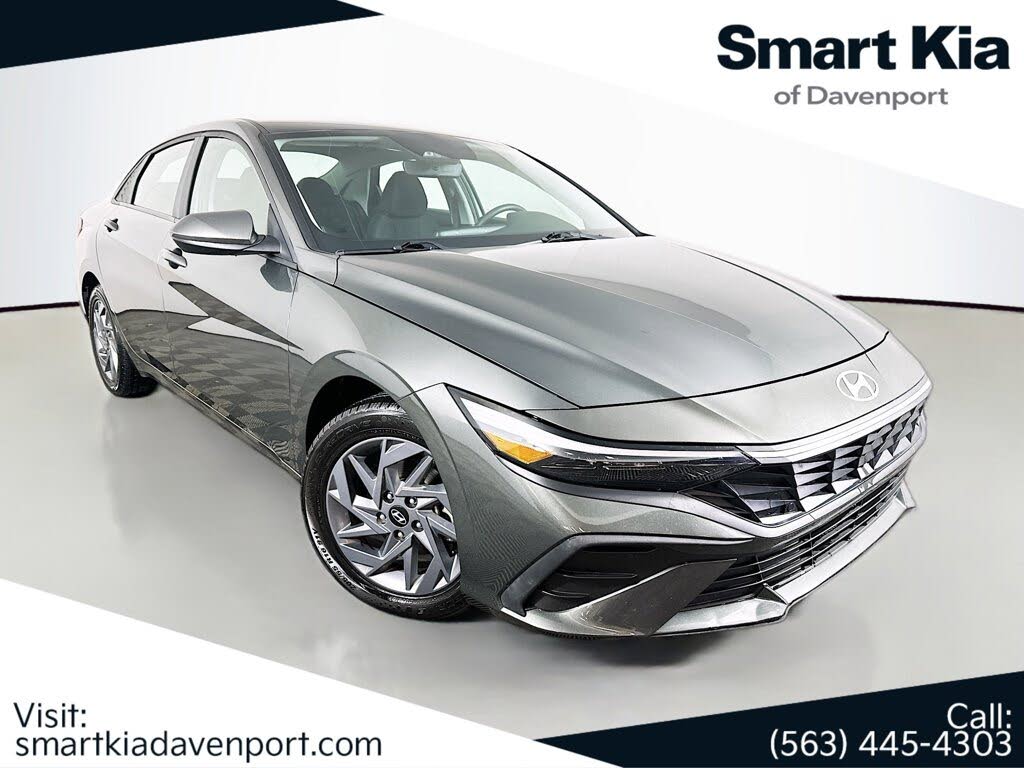 2024 Hyundai Elantra SEL FWD