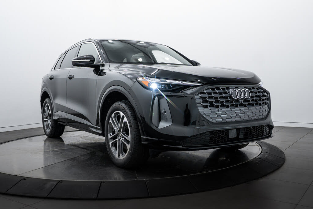 2025 Audi Q5 quattro Premium 40 TFSI