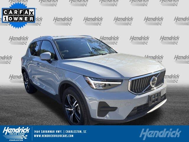 2025 Volvo XC40 B5 Core Bright Theme AWD