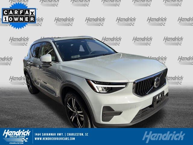 2025 Volvo XC40 B5 Core Bright Theme AWD