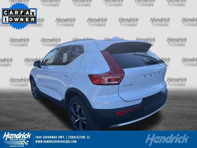 2025 Volvo XC40 B5 Core Bright Theme AWD
