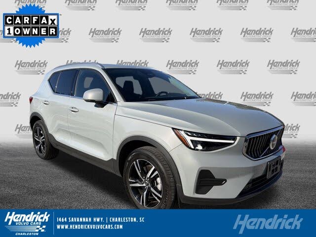2025 Volvo XC40 B5 Core Bright Theme AWD