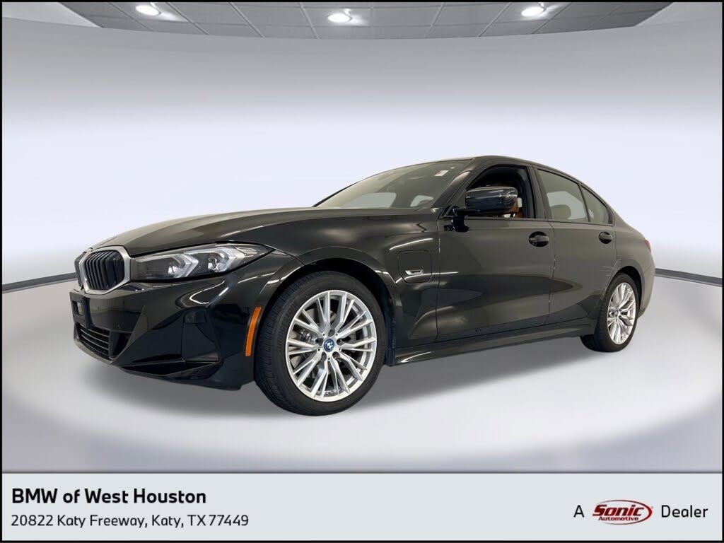 2023 BMW 3 Series 330e Hybrid Plug-in RWD