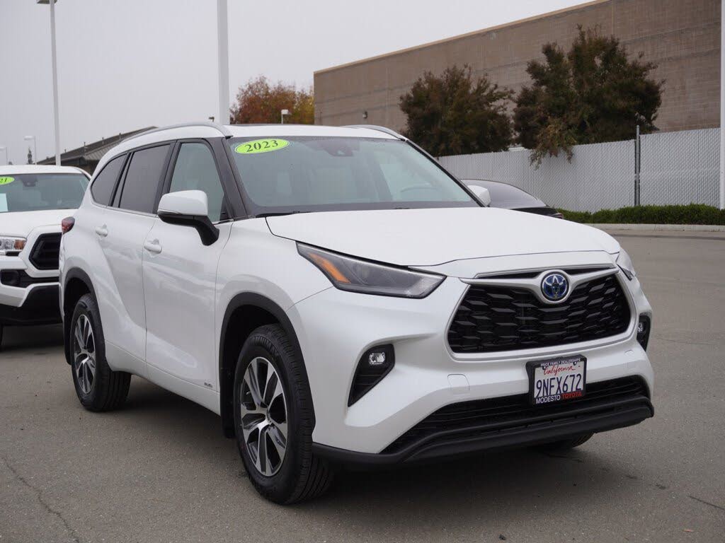2023 Toyota Highlander Hybrid XLE AWD