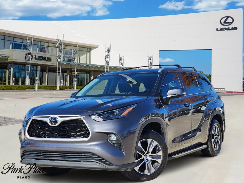 2024 Toyota Highlander XLE FWD