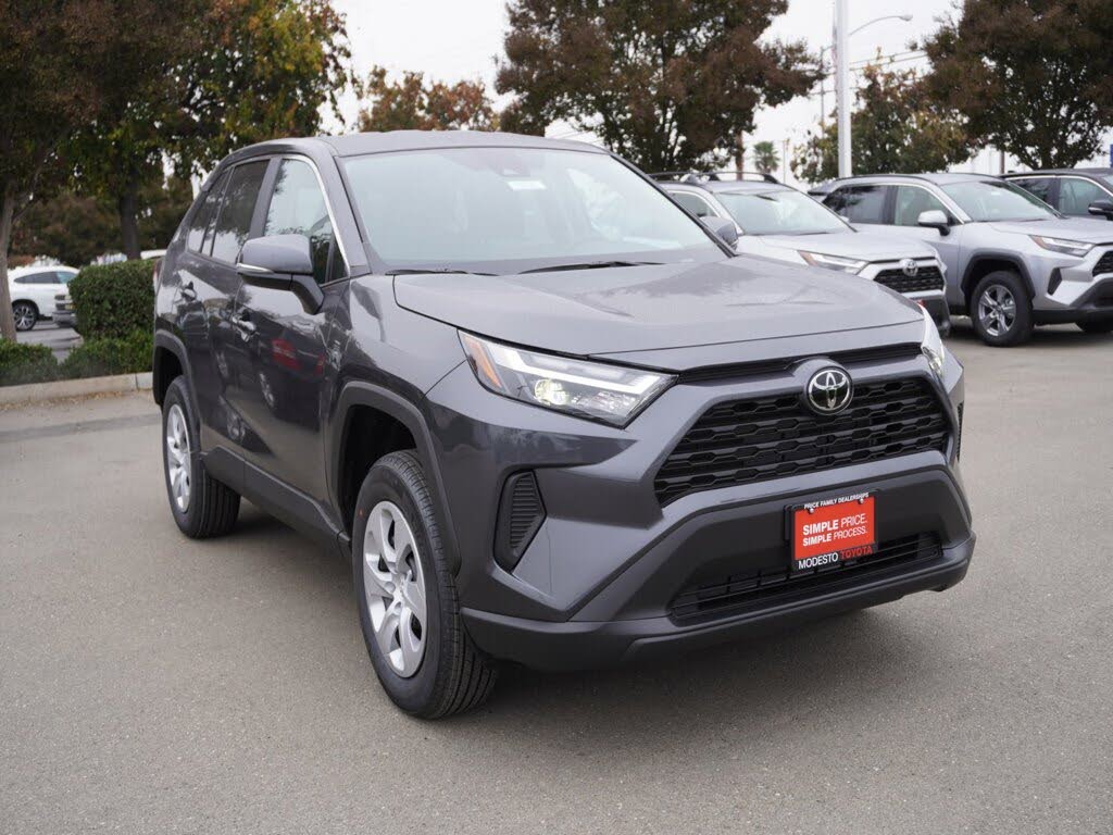 2025 Toyota RAV4 LE FWD