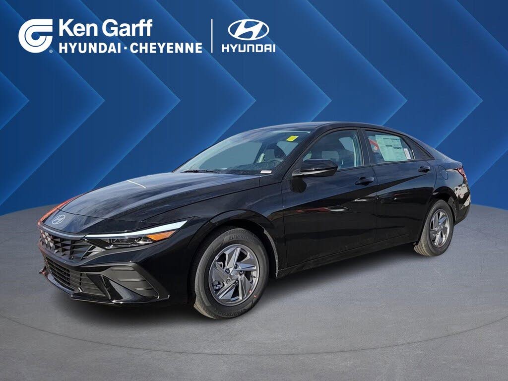 2026 Hyundai Elantra SE FWD