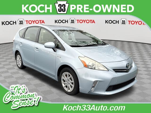 2013 Toyota Prius v Three FWD