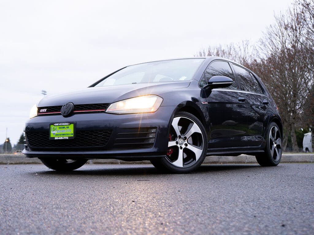2017 Volkswagen Golf GTI 2.0T SE 4-Door FWD