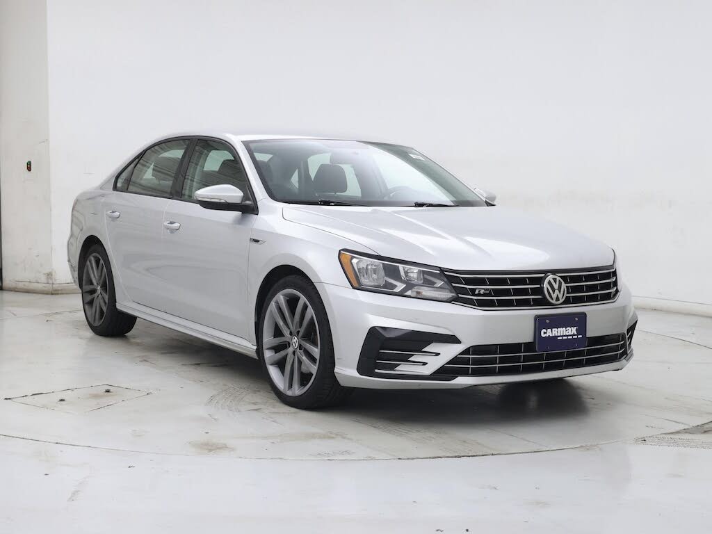 2018 Volkswagen Passat 2.0T R-Line FWD
