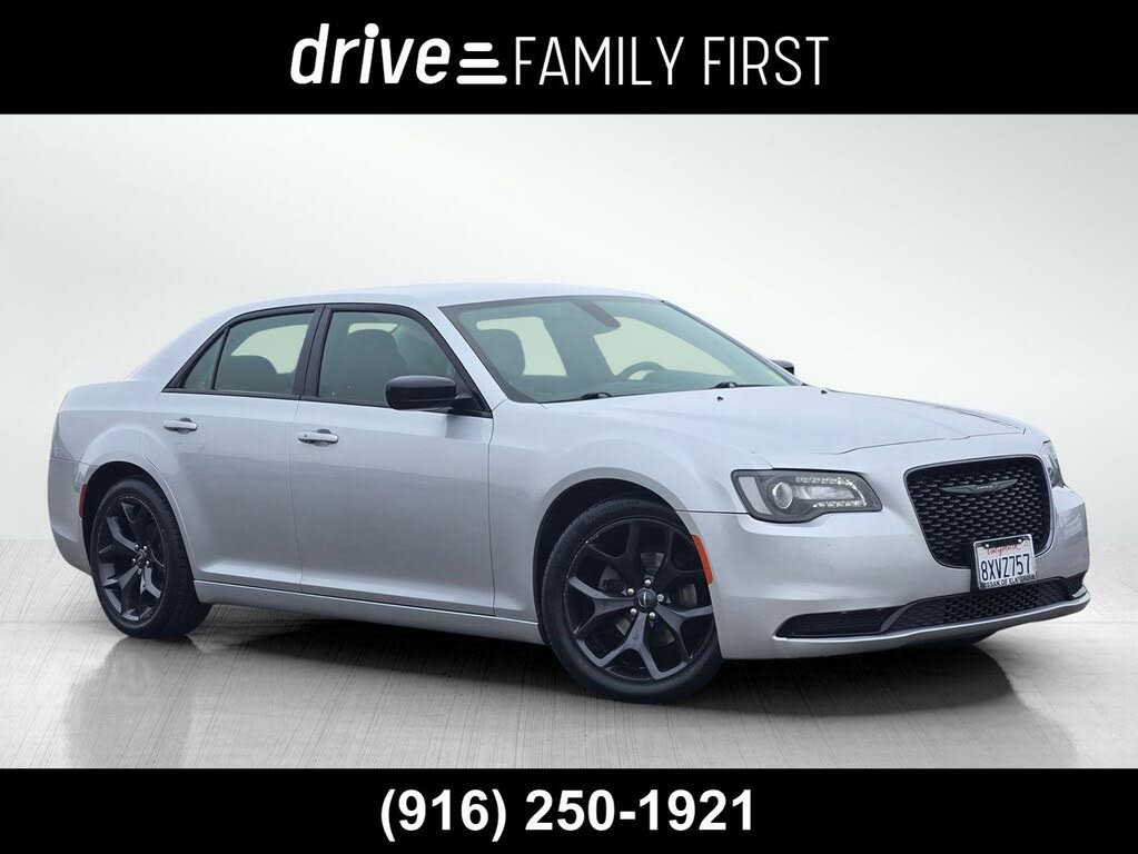 2021 Chrysler 300 Touring RWD