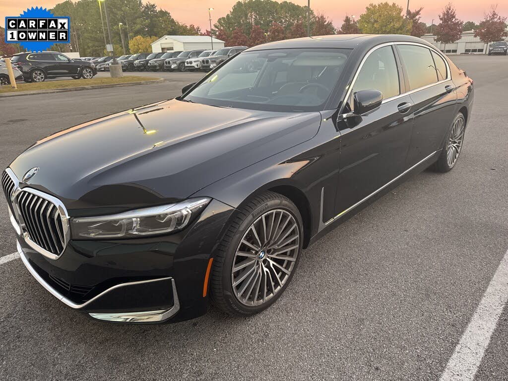 2022 BMW 7 Series 740i RWD
