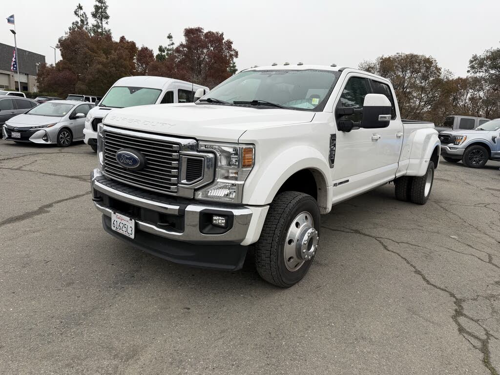 2022 Ford F-450 Super Duty Lariat Crew Cab LB DRW 4WD