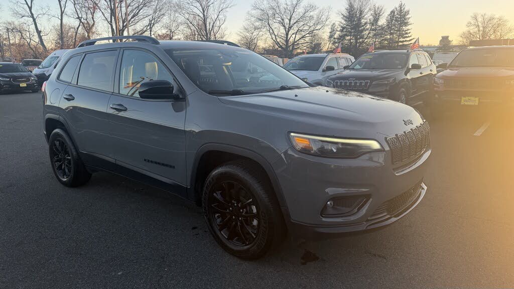 2023 Jeep Cherokee Altitude 4WD