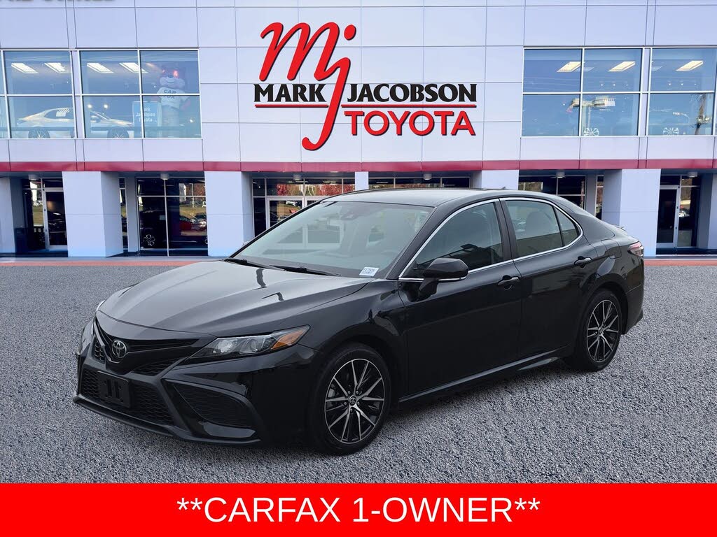 2024 Toyota Camry SE FWD