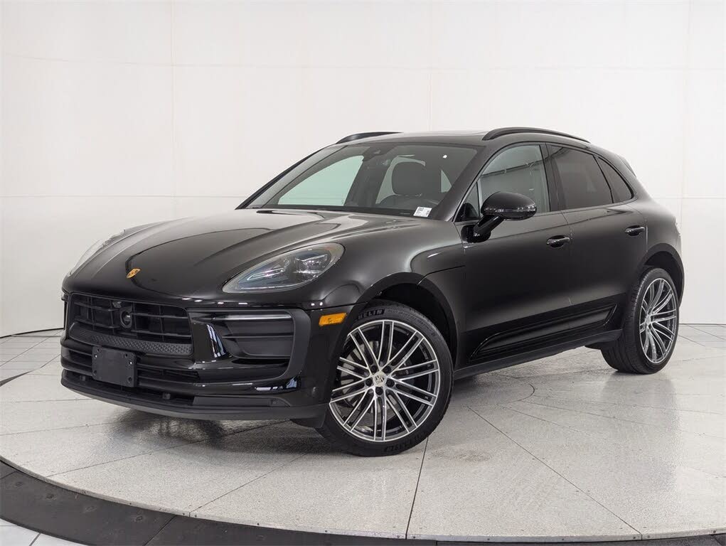 2025 Porsche Macan AWD