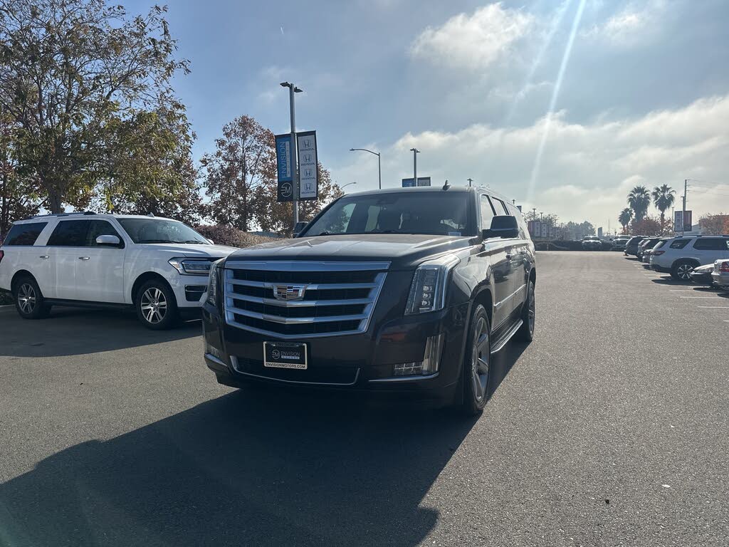 2018 Cadillac Escalade ESV Luxury RWD