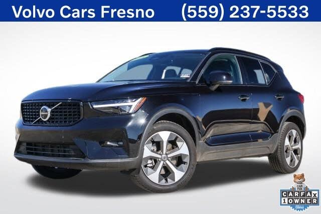 2025 Volvo XC40 B5 Plus Dark Theme AWD