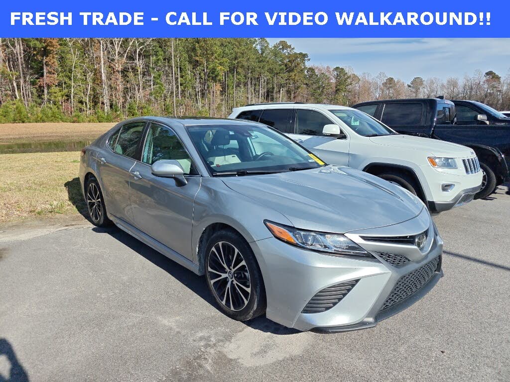 2019 Toyota Camry SE FWD