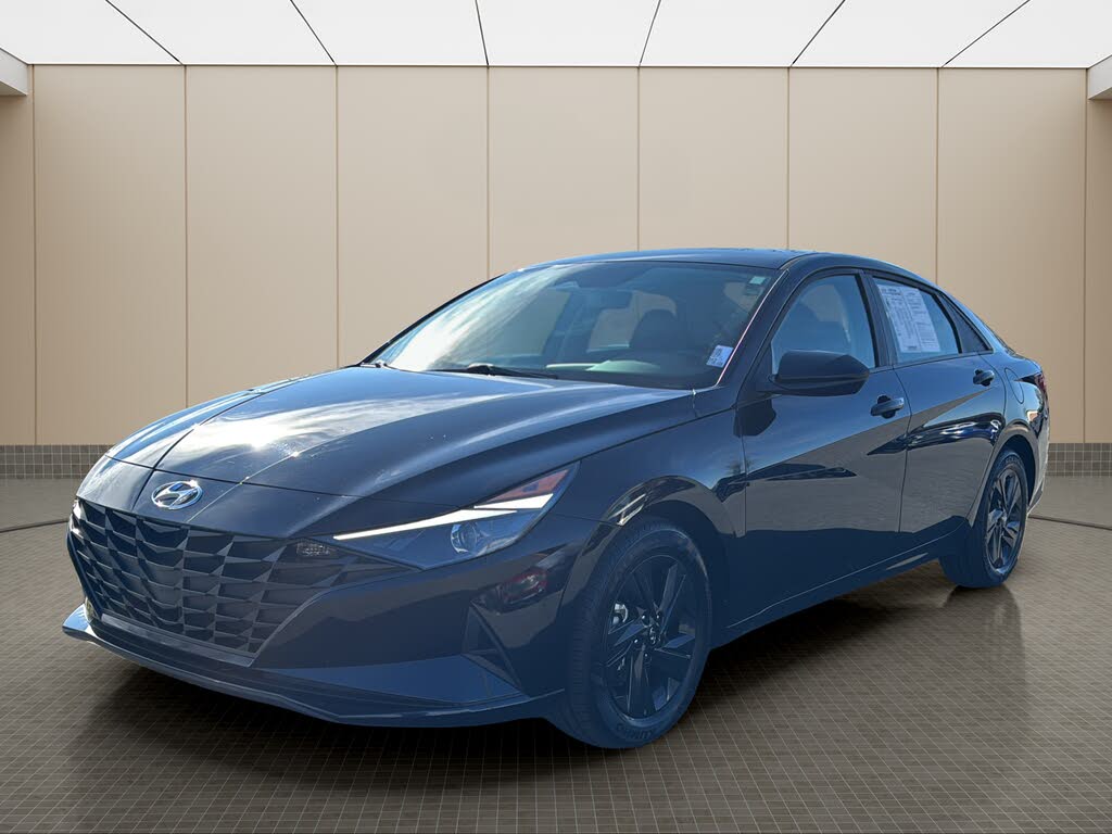 2023 Hyundai Elantra SEL FWD