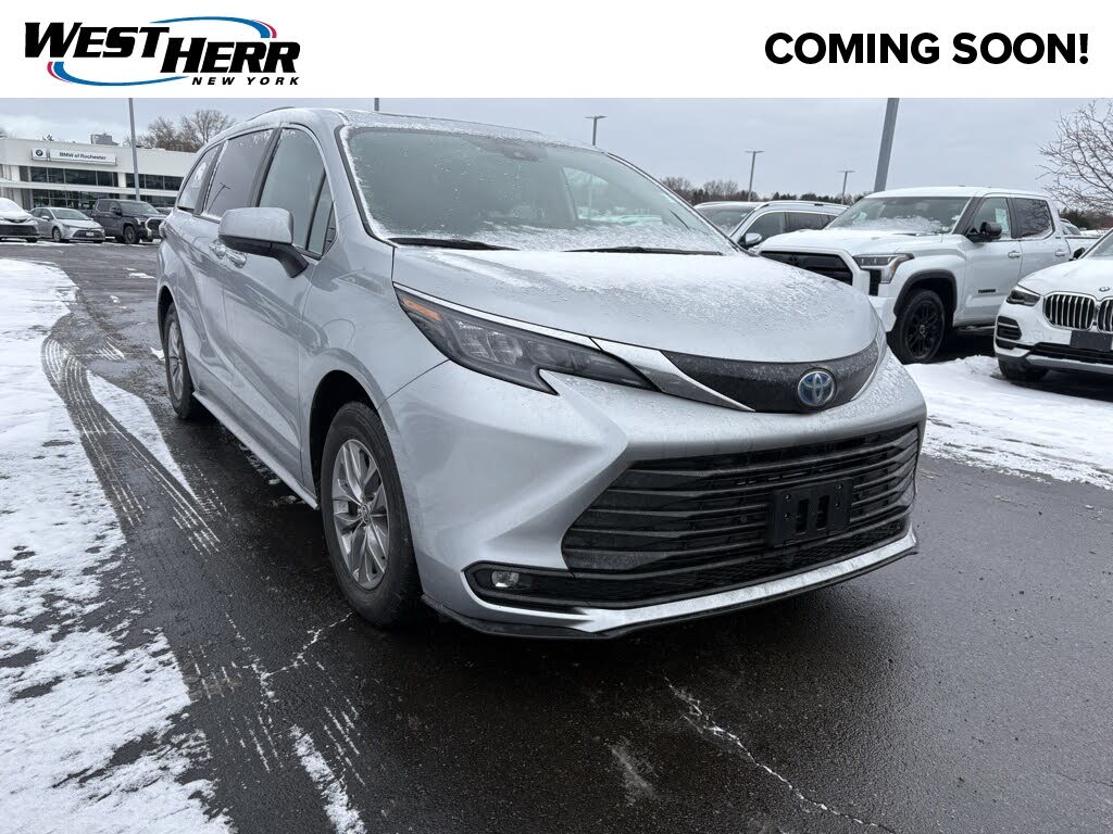 2025 Toyota Sienna XLE 7-Passenger AWD