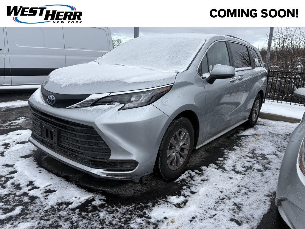 2025 Toyota Sienna LE 8-Passenger AWD