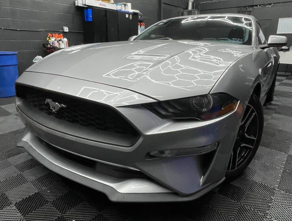 2020 Ford Mustang EcoBoost Premium Coupe RWD