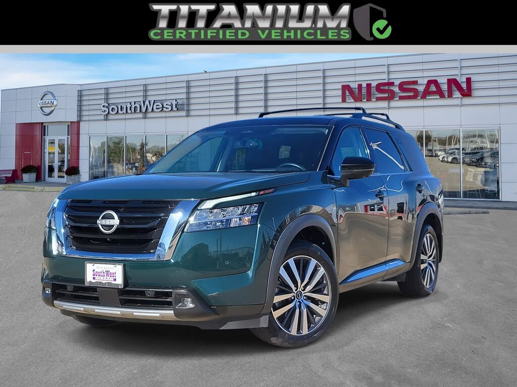 2022 Nissan Pathfinder Platinum FWD
