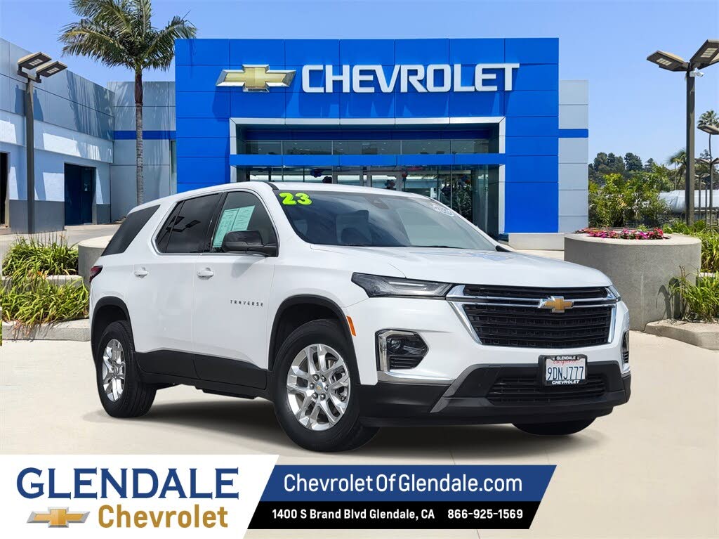 2023 Chevrolet Traverse LS FWD
