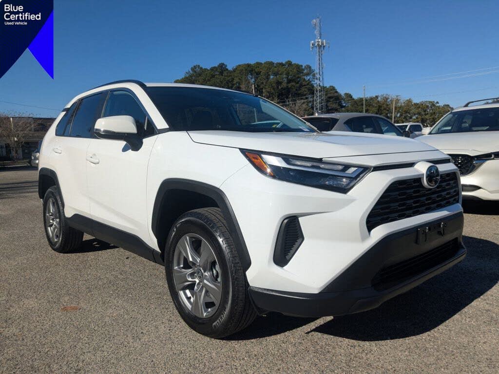 2024 Toyota RAV4 XLE FWD