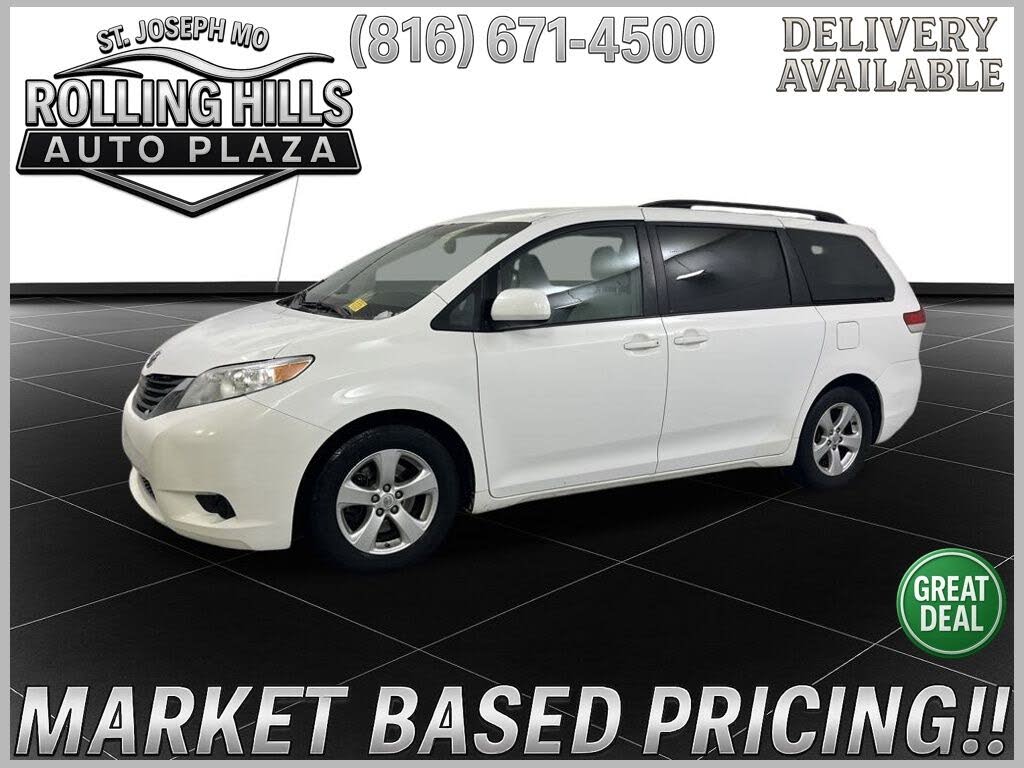 2014 Toyota Sienna LE 7-Passenger Auto Access Seat