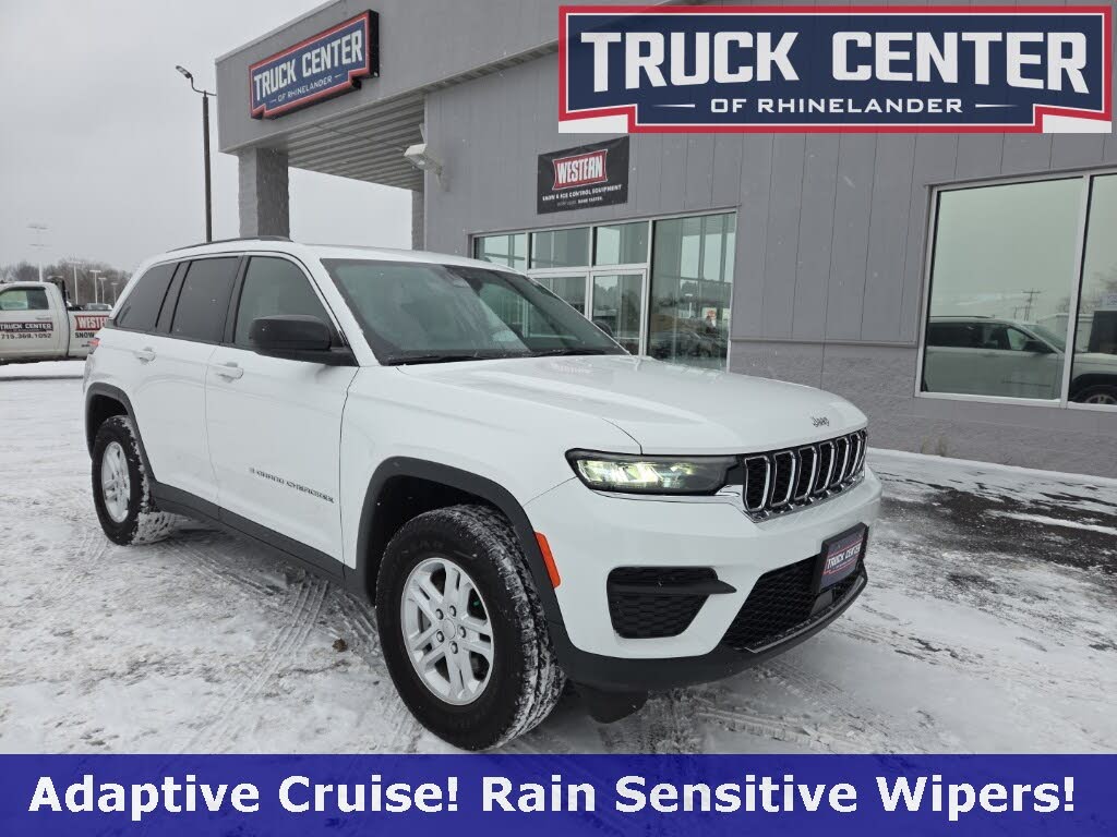 2023 Jeep Grand Cherokee Laredo 4WD
