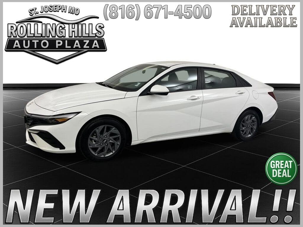 2024 Hyundai Elantra SEL FWD