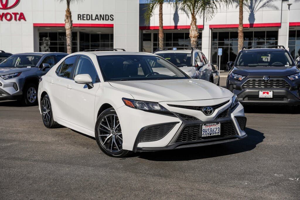 2024 Toyota Camry SE FWD