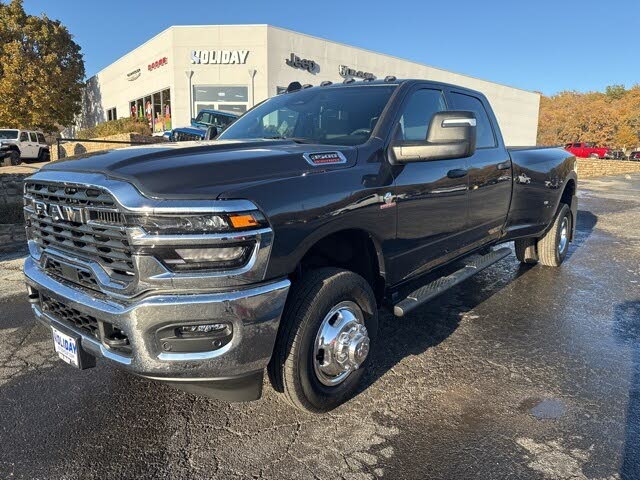 2026 RAM 3500 Tradesman Crew Cab LB DRW 4WD