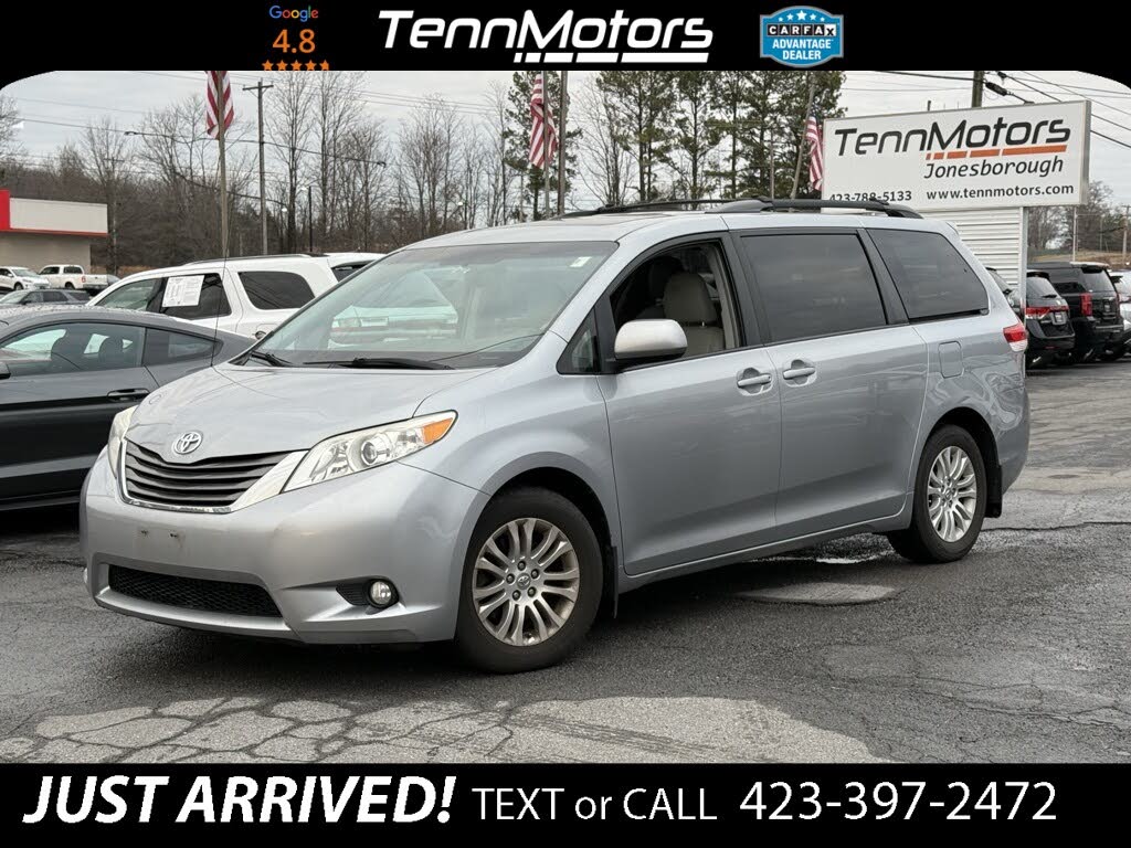 2014 Toyota Sienna XLE 7-Passenger Auto Access Seat