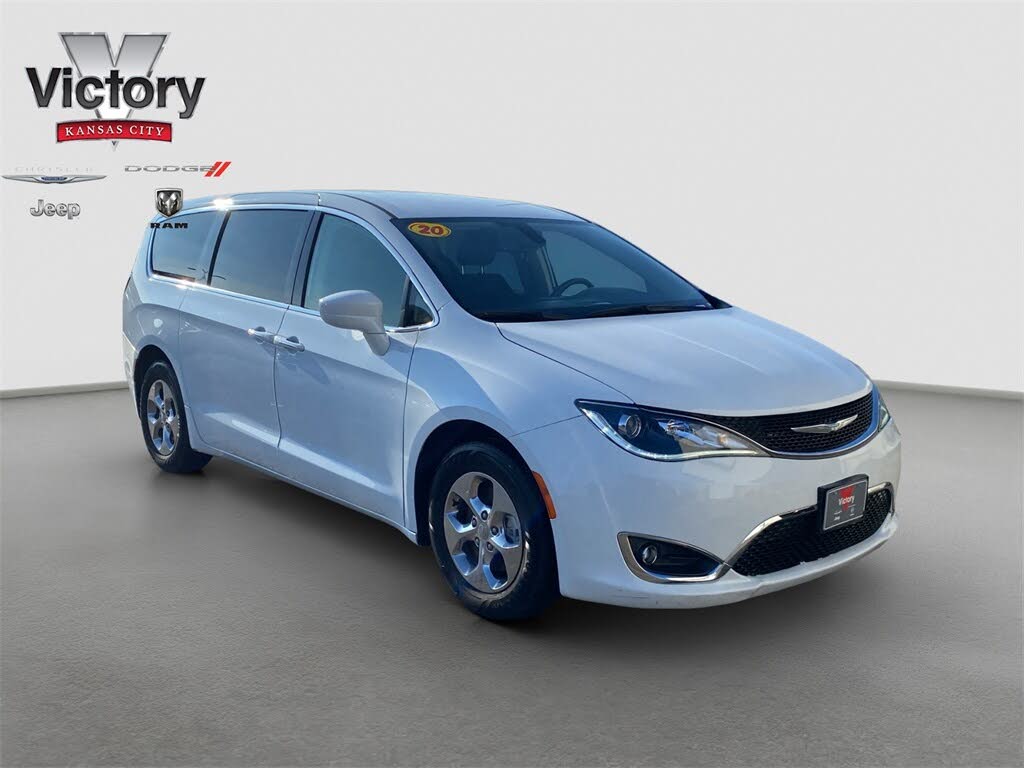 2020 Chrysler Pacifica Hybrid Touring FWD