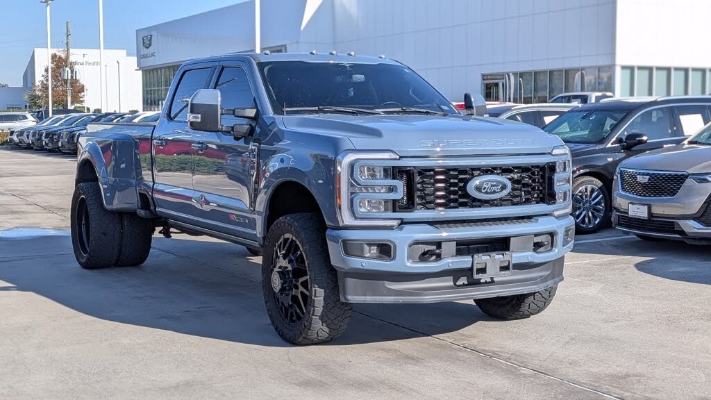 2023 Ford F-350 Super Duty Lariat Crew Cab LB DRW 4WD