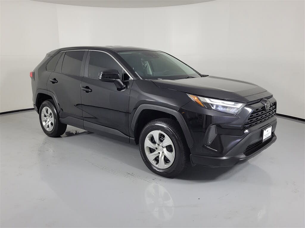 2023 Toyota RAV4 LE FWD