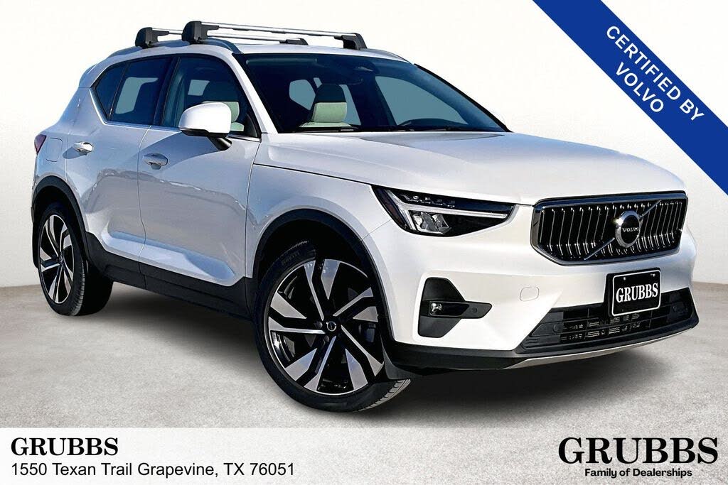 2023 Volvo XC40 B5 Plus Bright Theme AWD