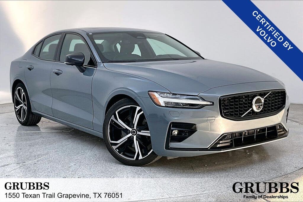 2024 Volvo S60 B5 Plus Dark Theme AWD
