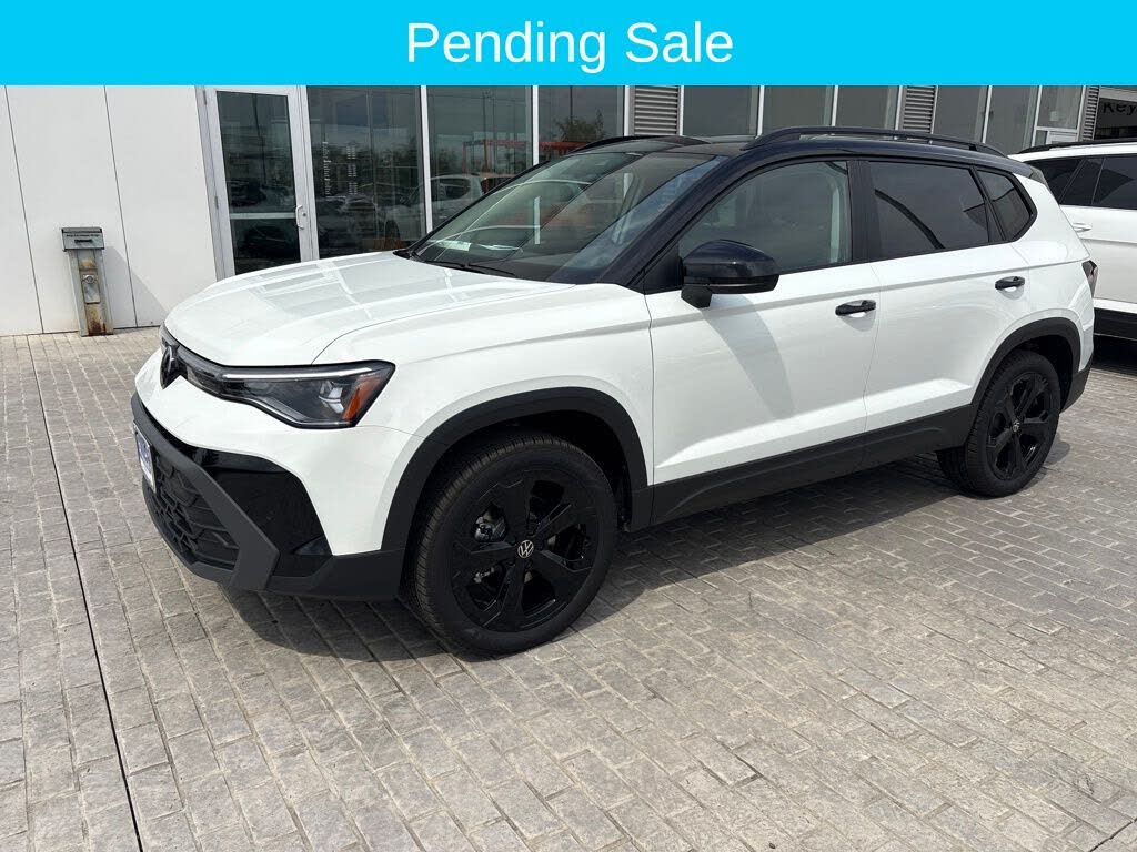 2025 Volkswagen Taos SE Black 4Motion