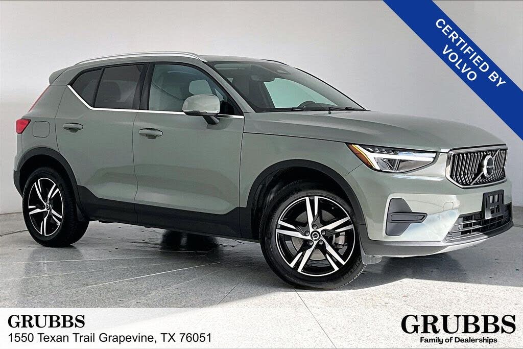 2025 Volvo XC40 B5 Core Bright Theme AWD