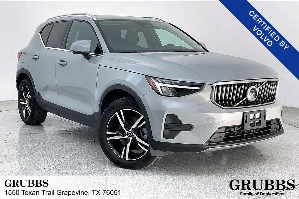 2025 Volvo XC40 B5 Core Bright Theme AWD