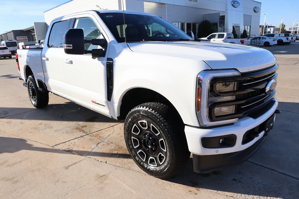 2026 Ford F-250 Super Duty Platinum Crew Cab 4WD